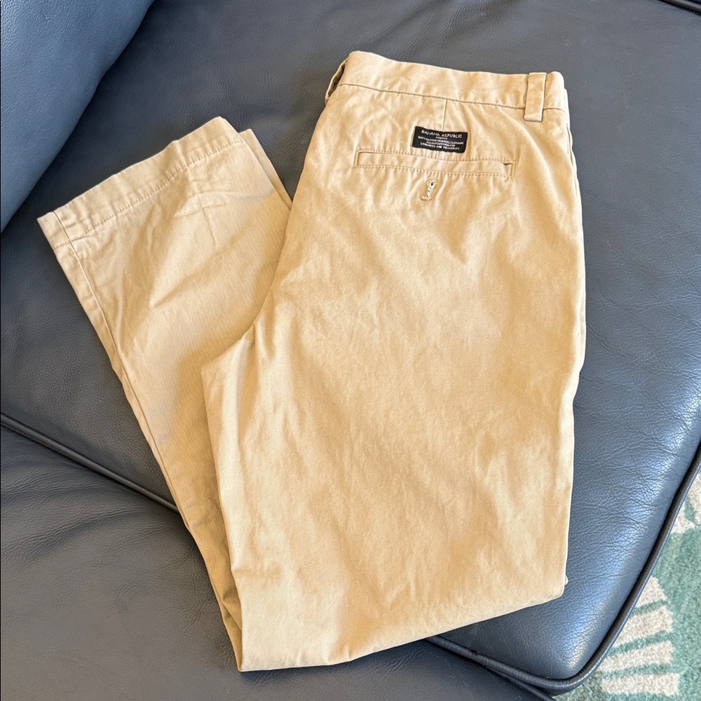 Banana Republic Men's Khaki Chinos - Picture 2 of 5